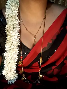 Snapshot of tuttifrutti17 chatting on 02/21/25, 05:20 tuttifrutti17 online show from 02/21/25, 05:20