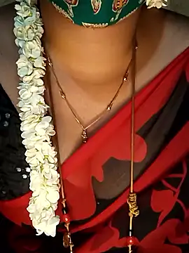 Snapshot of tuttifrutti17 chatting on 03/16/25, 05:39 tuttifrutti17 online show from 03/16/25, 05:39