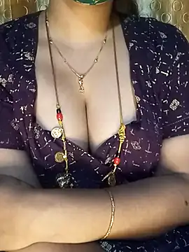 Snapshot of tuttifrutti17 chatting on 03/22/25, 06:14 tuttifrutti17 online show from 03/22/25, 06:14