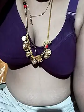 Snapshot of tuttifrutti17 chatting on 10/14/25, 05:25 tuttifrutti17 online show from 10/14/25, 05:25