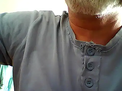 Snapshot of xcimeru chatting on 02/14/25, 12:25 xcimeru online show from 02/14/25, 12:25