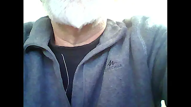 Snapshot of xcimeru chatting on 11/04/25, 04:28 xcimeru online show from 11/04/25, 04:28