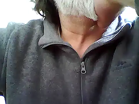 Snapshot of xcimeru chatting on 03/15/26, 12:33 xcimeru online show from 03/15/26, 12:33
