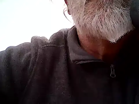 Snapshot of xcimeru chatting on 03/27/26, 12:05 xcimeru online show from 03/27/26, 12:05