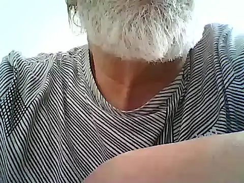 Snapshot of xcimeru chatting on 04/24/26, 01:24 xcimeru online show from 04/24/26, 01:24