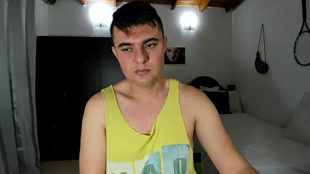 Snapshot of andrhes_baby chatting on 12/13/24, 10:30 andrhes baby online show from 12/13/24, 10:30