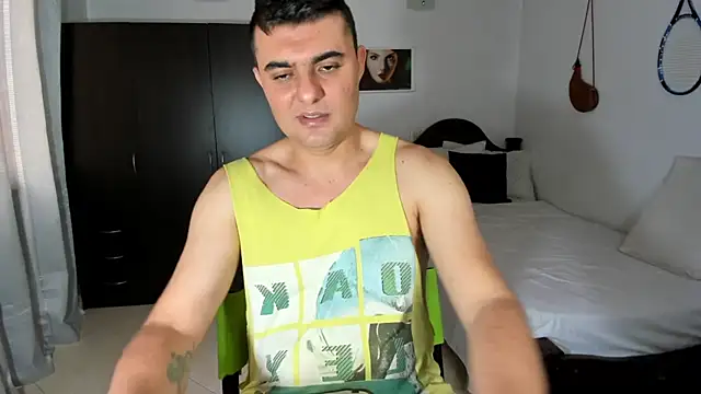 Snapshot of andrhes_baby chatting on 12/13/24, 01:33 andrhes baby online show from 12/13/24, 01:33