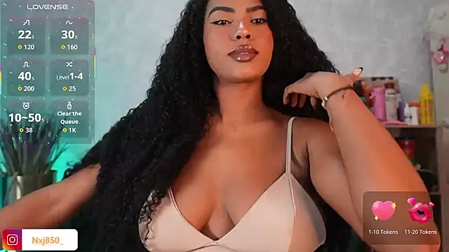 HOTBLACKANDWHITE2 online show from 02/19/26, 08:38