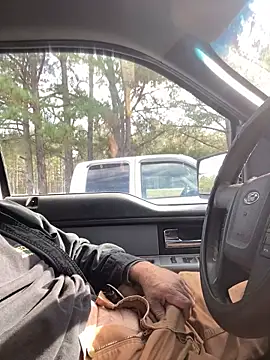 Snapshot of Themechanic420 chatting on 11/26/25, 05:25 Themechanic420 online show from 11/26/25, 05:25