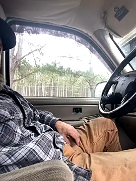 Snapshot of Themechanic420 chatting on 12/17/25, 05:41 Themechanic420 online show from 12/17/25, 05:41