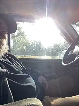 Snapshot of Themechanic420 chatting on 03/05/26, 02:35 Themechanic420 online show from 03/05/26, 02:35