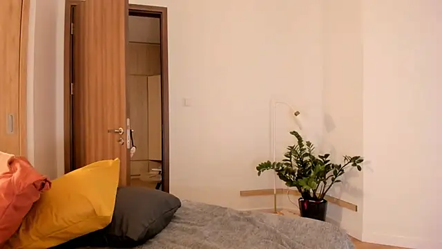 Snapshot of kawaii_mia chatting on 09/27/25, 02:33 kawaii mia online show from 09/27/25, 02:33