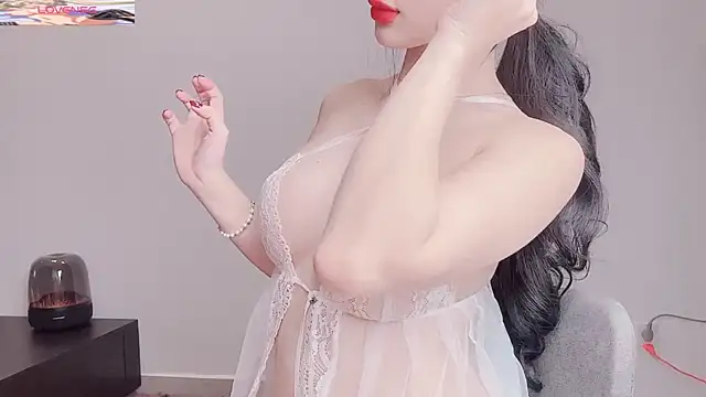 Snapshot of bejeni-sweet chatting on 02/10/25, 02:41 bejeni-sweet online show from 02/10/25, 02:41