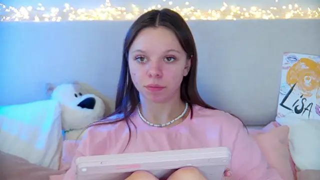 Snapshot of ElisabethDavis chatting on 01/23/25, 09:18 ElisabethDavis online show from 01/23/25, 09:18