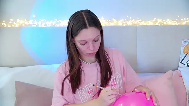 Snapshot of ElisabethDavis chatting on 01/24/25, 12:20 ElisabethDavis online show from 01/24/25, 12:20