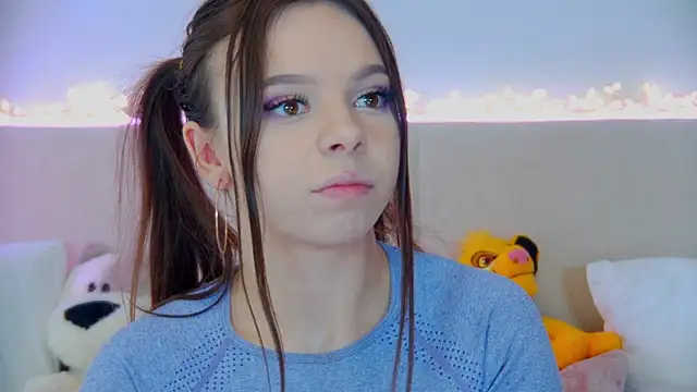 Snapshot of ElisabethDavis chatting on 03/08/25, 06:16 ElisabethDavis online show from 03/08/25, 06:16