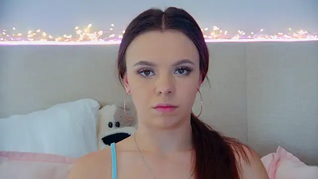 Snapshot of ElisabethDavis chatting on 03/19/25, 03:19 ElisabethDavis online show from 03/19/25, 03:19