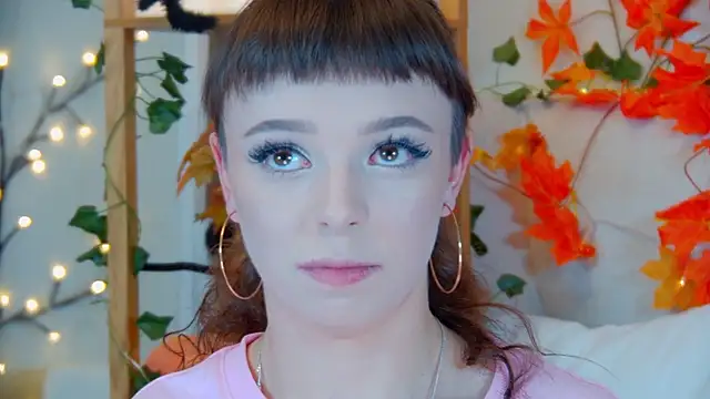 Snapshot of ElisabethDavis chatting on 10/11/25, 05:00 ElisabethDavis online show from 10/11/25, 05:00