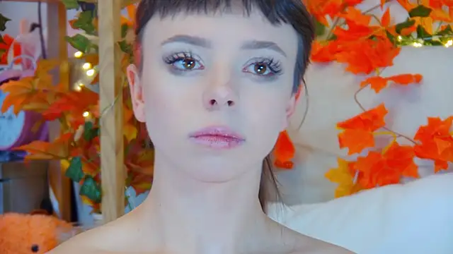 Snapshot of ElisabethDavis chatting on 10/16/25, 06:09 ElisabethDavis online show from 10/16/25, 06:09