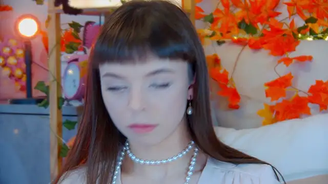 Snapshot of ElisabethDavis chatting on 10/17/25, 02:19 ElisabethDavis online show from 10/17/25, 02:19