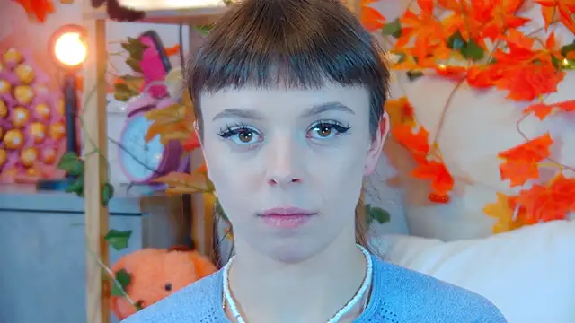 Snapshot of ElisabethDavis chatting on 10/21/25, 08:20 ElisabethDavis online show from 10/21/25, 08:20