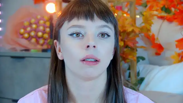 Snapshot of ElisabethDavis chatting on 10/27/25, 03:16 ElisabethDavis online show from 10/27/25, 03:16