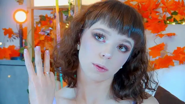 Snapshot of ElisabethDavis chatting on 11/16/25, 03:17 ElisabethDavis online show from 11/16/25, 03:17