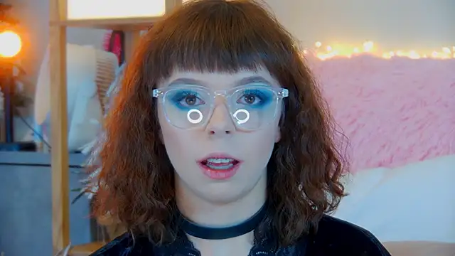 Snapshot of ElisabethDavis chatting on 11/25/25, 03:23 ElisabethDavis online show from 11/25/25, 03:23