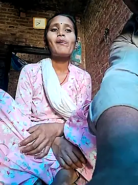 Snapshot of Rani019 chatting on 03/18/25, 04:15 Rani019 online show from 03/18/25, 04:15