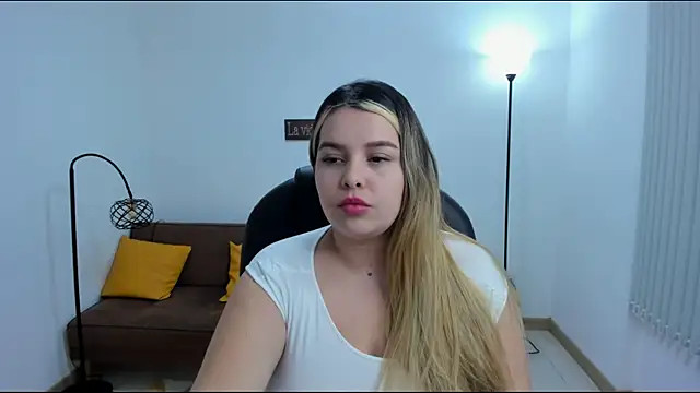 camiilaa1 online show from 02/08/25, 04:57