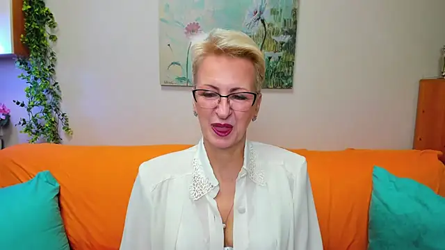 iamyourdream89 online show from 11/16/25, 07:47