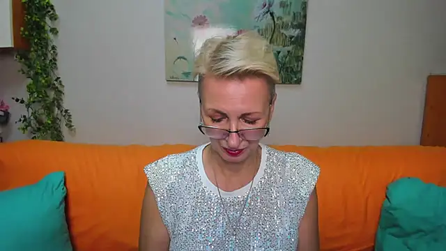 iamyourdream89 online show from 11/30/25, 10:19