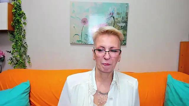 Snapshot of iamyourdream89 chatting on 12/21/25, 07:48 iamyourdream89 online show from 12/21/25, 07:48