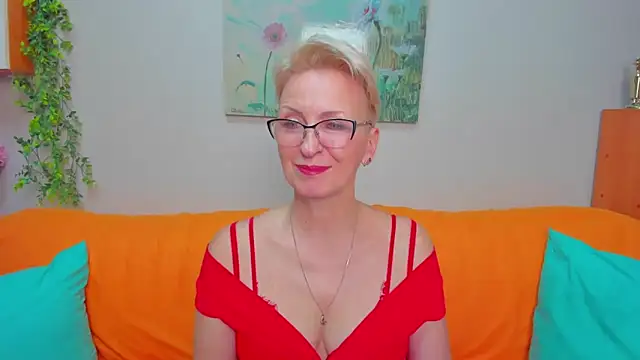 Snapshot of iamyourdream89 chatting on 02/04/26, 12:11 iamyourdream89 online show from 02/04/26, 12:11