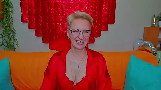 Snapshot of iamyourdream89 chatting on 02/14/26, 10:45 iamyourdream89 online show from 02/14/26, 10:45