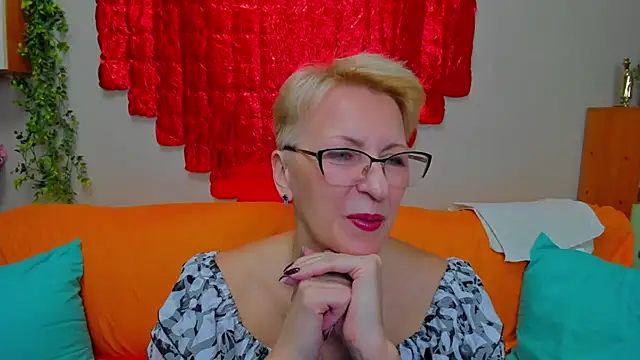 Snapshot of iamyourdream89 chatting on 02/16/26, 06:26 iamyourdream89 online show from 02/16/26, 06:26