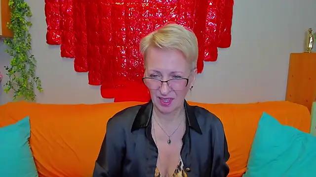 Snapshot of iamyourdream89 chatting on 02/20/26, 10:10 iamyourdream89 online show from 02/20/26, 10:10