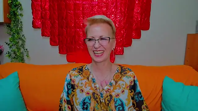 Snapshot of iamyourdream89 chatting on 03/01/26, 10:06 iamyourdream89 online show from 03/01/26, 10:06