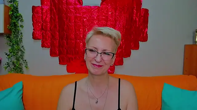 Snapshot of iamyourdream89 chatting on 03/10/26, 12:21 iamyourdream89 online show from 03/10/26, 12:21