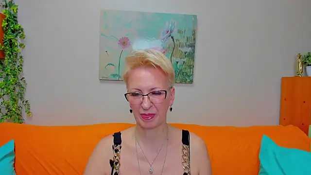 Snapshot of iamyourdream89 chatting on 03/17/26, 02:42 iamyourdream89 online show from 03/17/26, 02:42