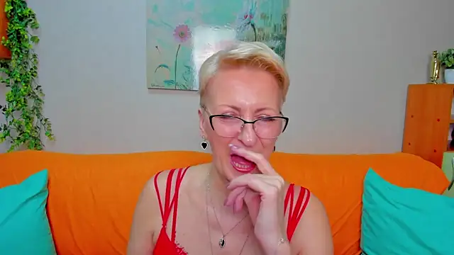 Snapshot of iamyourdream89 chatting on 03/18/26, 10:18 iamyourdream89 online show from 03/18/26, 10:18