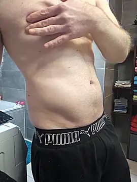 Snapshot of geiler89 chatting on 11/22/25, 05:39 geiler89 online show from 11/22/25, 05:39