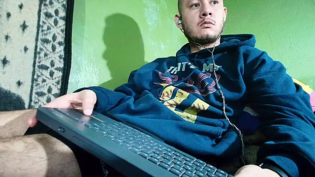 Snapshot of sweet_cock28 chatting on 01/19/25, 02:28 sweet cock28 online show from 01/19/25, 02:28