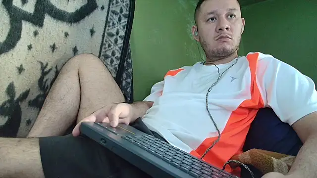Snapshot of sweet_cock28 chatting on 09/10/25, 03:12 sweet cock28 online show from 09/10/25, 03:12