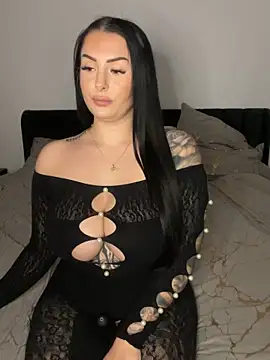 Snapshot of Mia-Bremer chatting on 03/01/26, 03:47 Mia-Bremer online show from 03/01/26, 03:47