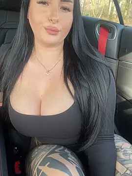 Snapshot of Mia-Bremer chatting on 03/03/26, 01:39 Mia-Bremer online show from 03/03/26, 01:39