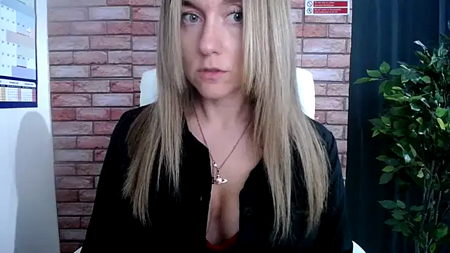 Snapshot of HarleyRebz chatting on 10/01/25, 06:52 HarleyRebz online show from 10/01/25, 06:52