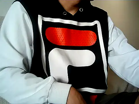 Snapshot of axeldaviid chatting on 02/25/25, 04:10 axeldaviid online show from 02/25/25, 04:10