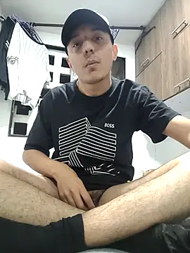 Snapshot of axeldaviid chatting on 10/27/25, 04:27 axeldaviid online show from 10/27/25, 04:27