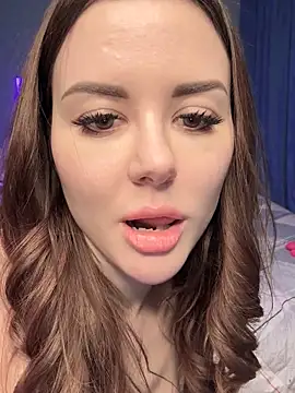 Snapshot of Alina_Vibe_Me chatting on 02/19/25, 02:44 Alina Vibe Me online show from 02/19/25, 02:44